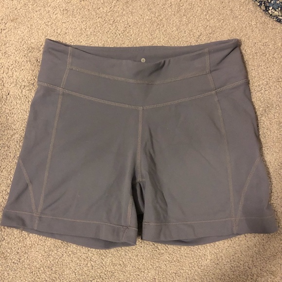 Athleta Pants - Athleta kickbooty gray yoga shorts